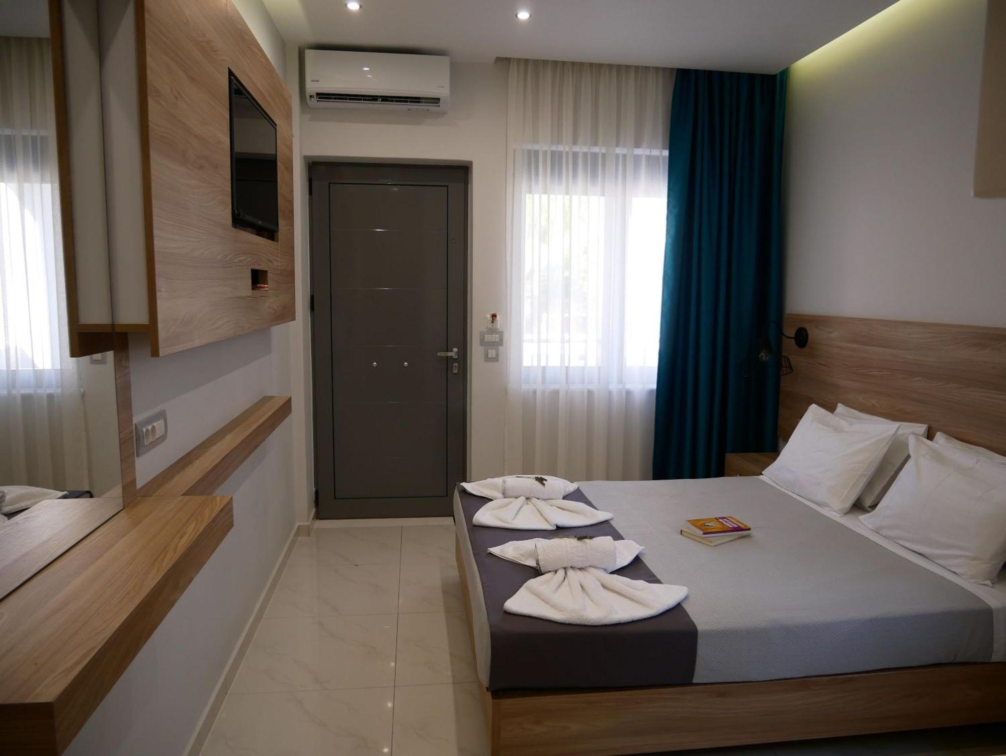 Erotokritos Studios Agia Marina Extérieur photo