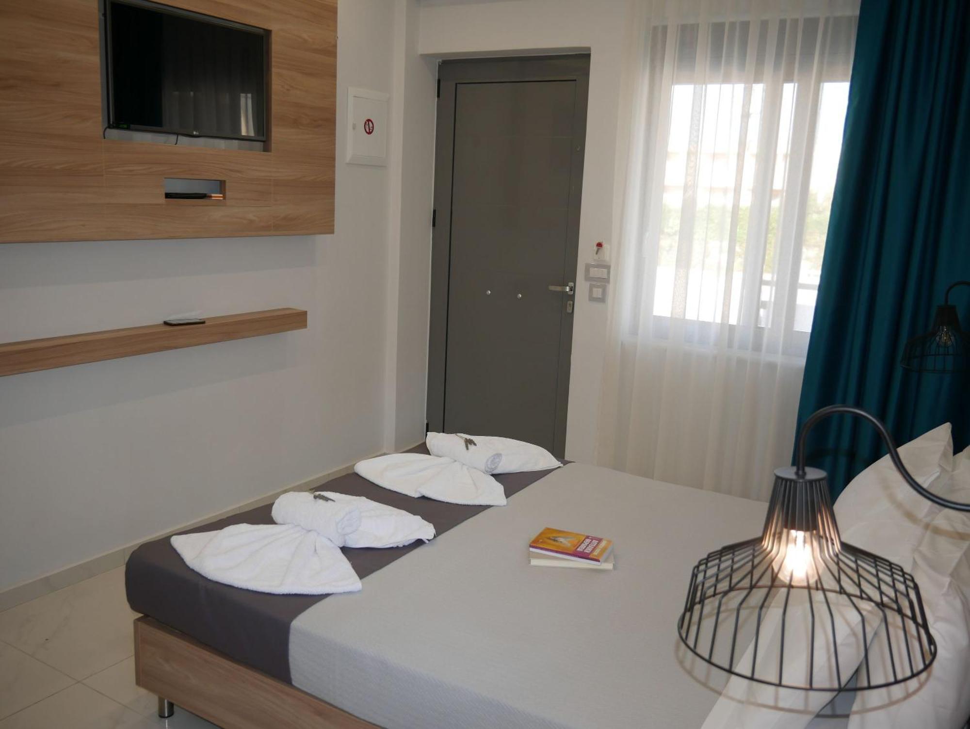 Erotokritos Studios Agia Marina Extérieur photo